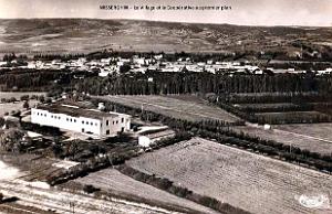 Misserghin - Village et Cooperative au premier plan